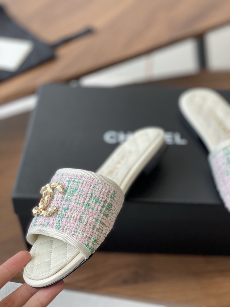 Ch**el slippers